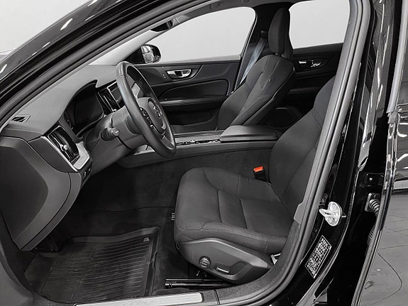 Volvo V60 Cross Country 10 of 26