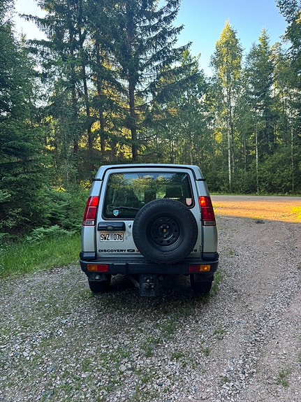 Land Rover Discovery 4 of 5