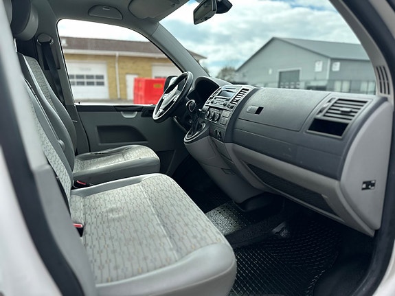 Volkswagen Transporter 18 of 20