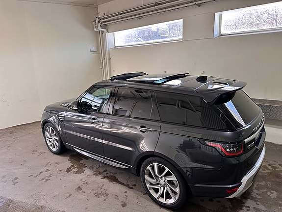 Land Rover Range Rover Sport 16 of 16