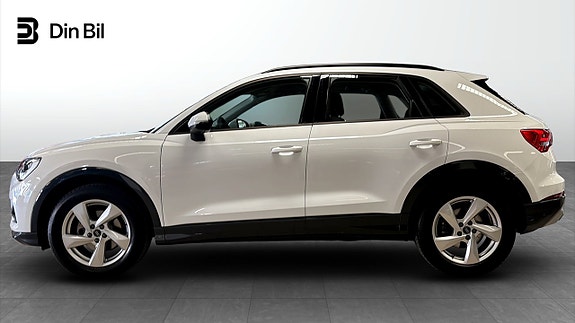 Audi Q3 2 of 5