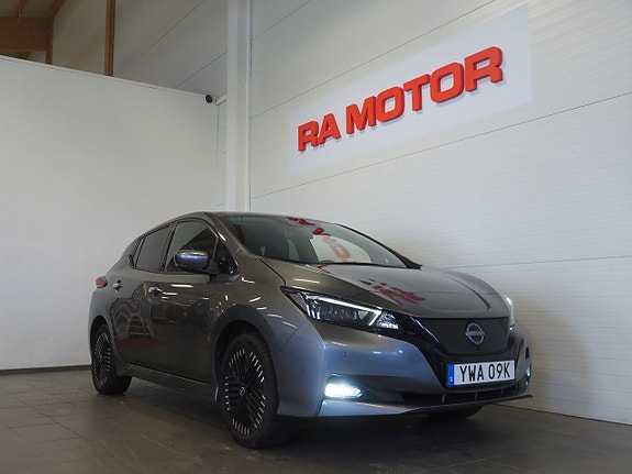 Nissan Leaf 3 of 5