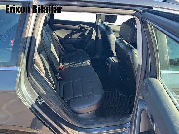 Volkswagen Passat 26 of 30