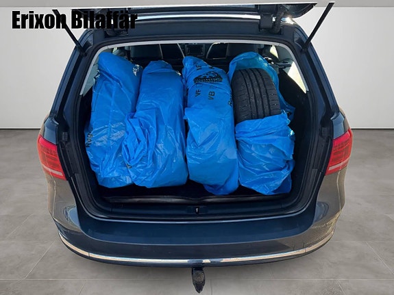 Volkswagen Passat 13 of 30