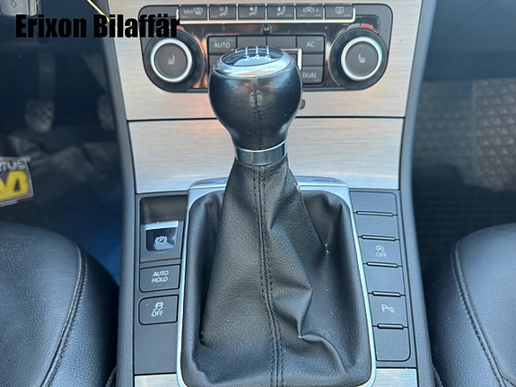 Volkswagen Passat 28 of 30