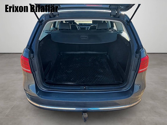 Volkswagen Passat 14 of 30