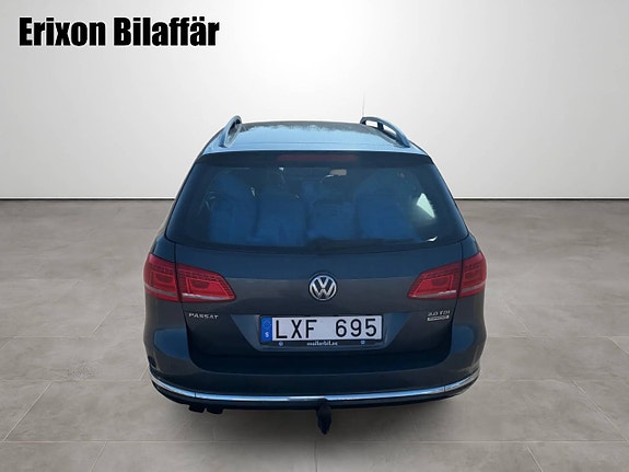 Volkswagen Passat 8 of 30