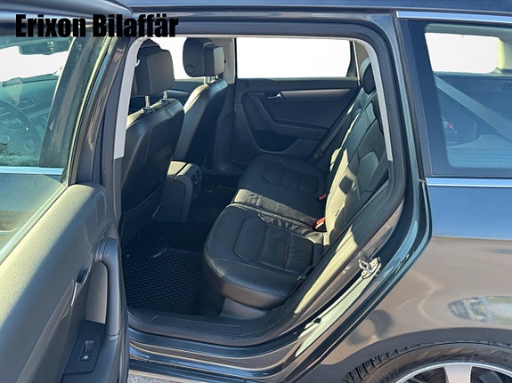 Volkswagen Passat 19 of 30