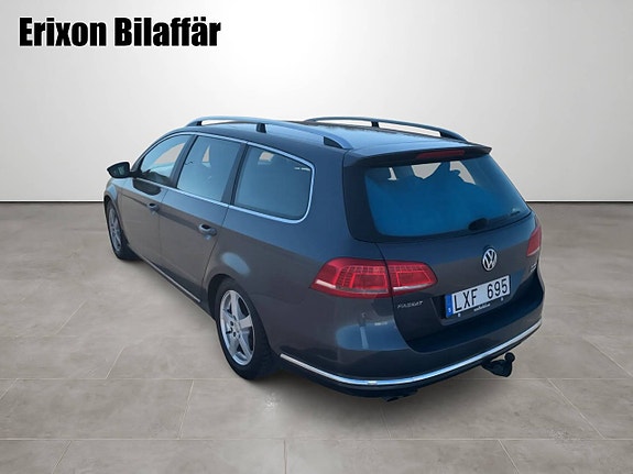 Volkswagen Passat 3 of 30