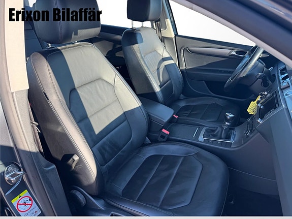 Volkswagen Passat 25 of 30
