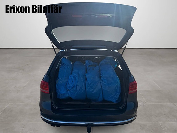 Volkswagen Passat 12 of 30
