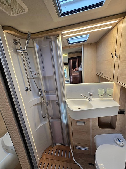 Hymer B-MC I 550 9 of 18