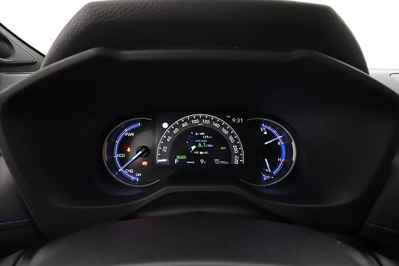 Toyota RAV4 11 of 17
