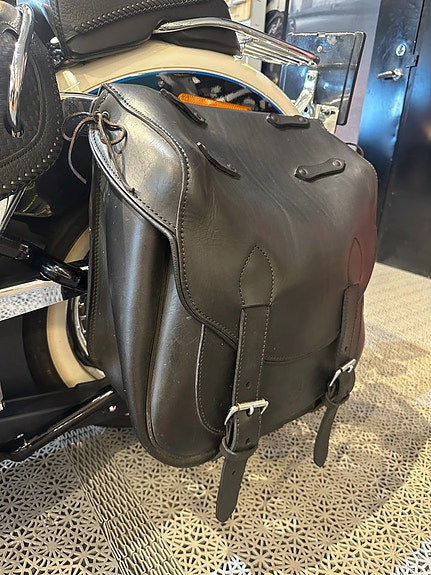 Harley-Davidson FLSTN DELUXE 7 of 13