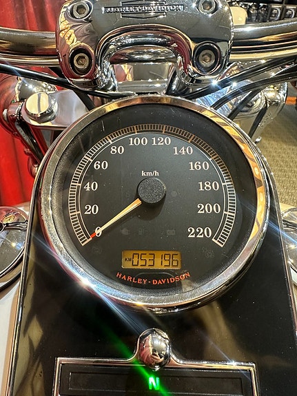 Harley-Davidson FLSTN DELUXE 9 of 13