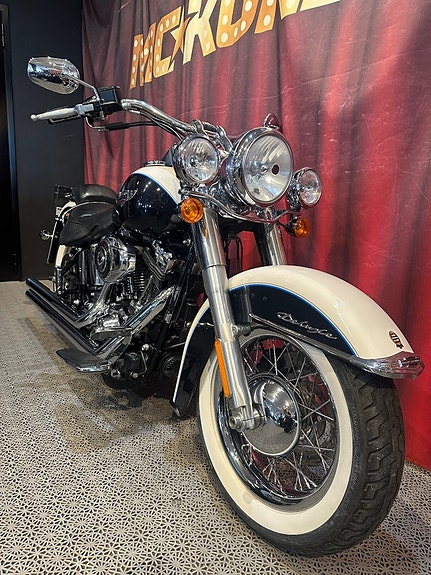 Harley-Davidson FLSTN DELUXE 2 of 13