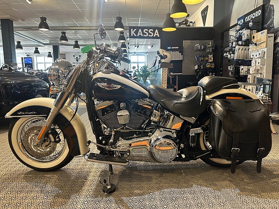 Harley-Davidson FLSTN DELUXE 4 of 13