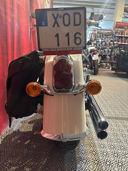 Harley-Davidson FLSTN DELUXE 5 of 13