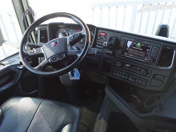 Scania R 500 A6x2NB Dragbil 7 of 11
