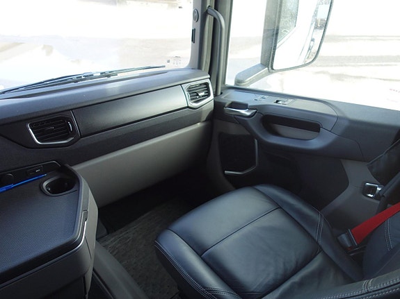 Scania R 500 A6x2NB Dragbil 8 of 11