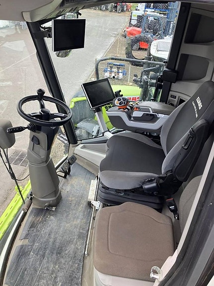 Claas Trion 650 6 of 12