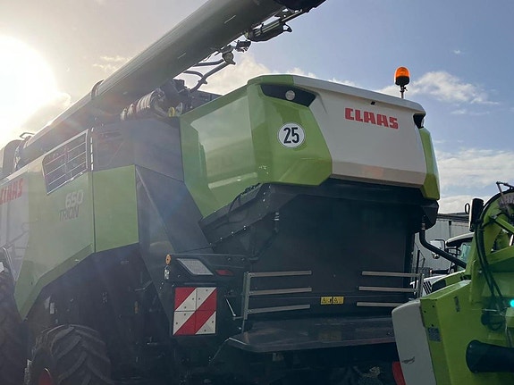 Claas Trion 650 4 of 12