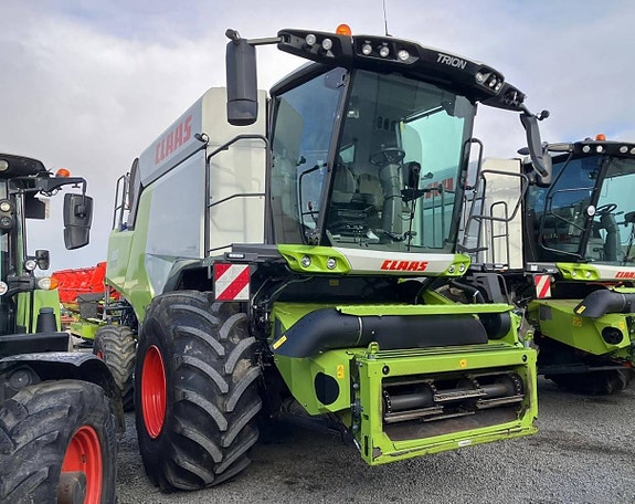 Claas Trion 650 3 of 12