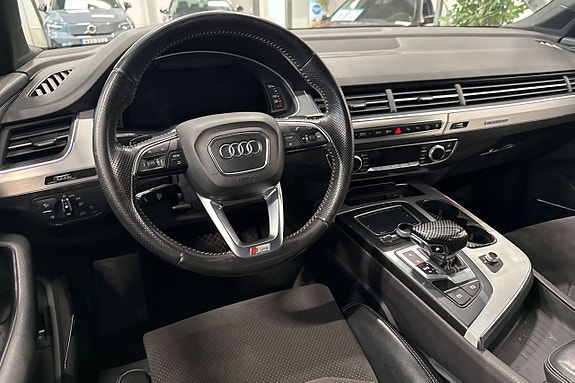 Audi Q7 9 of 27