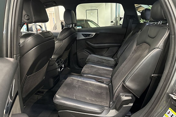 Audi Q7 23 of 27