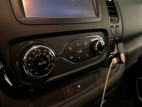 Opel Vivaro 8 of 13