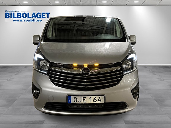 Opel Vivaro 12 of 13