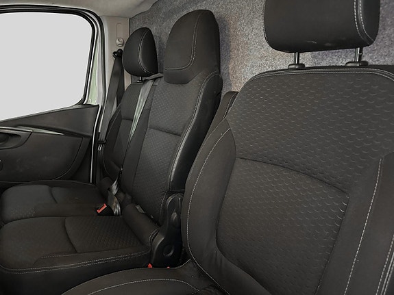 Opel Vivaro 9 of 13