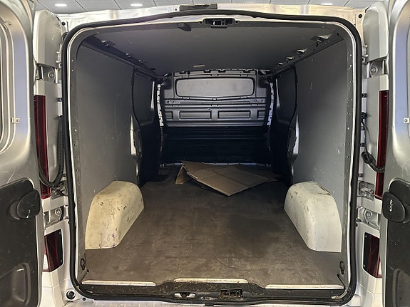 Opel Vivaro 10 of 13