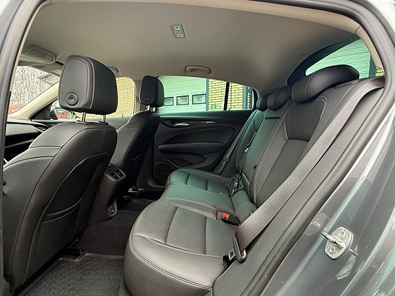 Opel Insignia 10 of 22