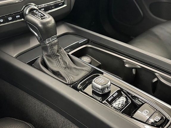 Volvo XC60 13 of 22