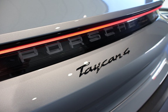 Porsche Taycan 4 7 of 19