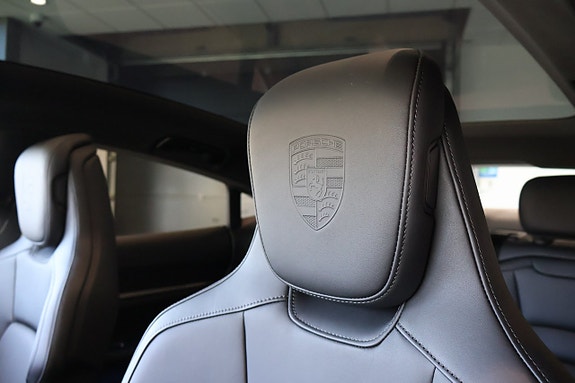 Porsche Taycan 4 18 of 19