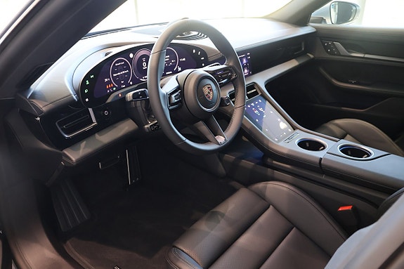 Porsche Taycan 4 17 of 19