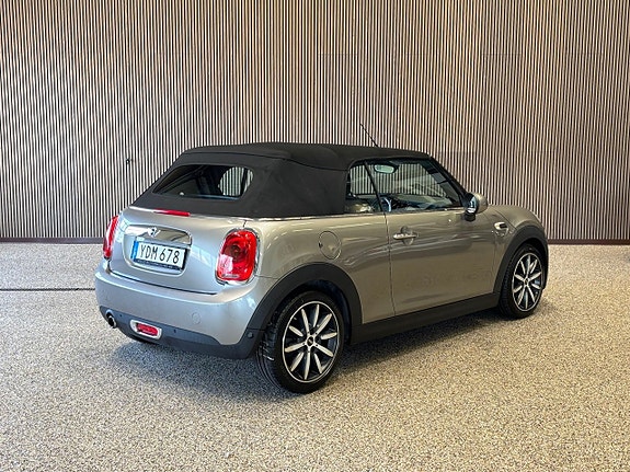 MINI Cooper 4 of 5