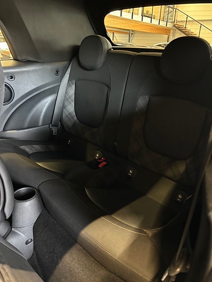 MINI Cooper 9 of 12