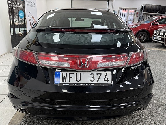 Honda Civic 17 of 21