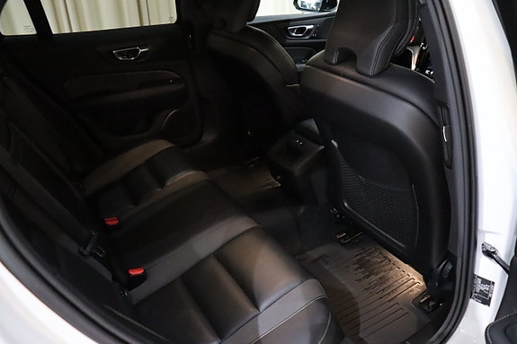 Volvo V60 13 of 27