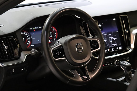 Volvo V60 15 of 27