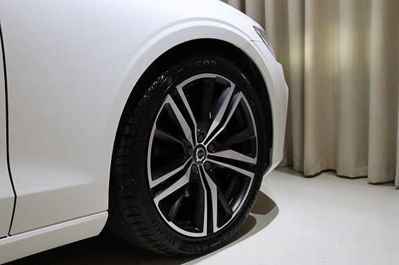 Volvo V60 14 of 27