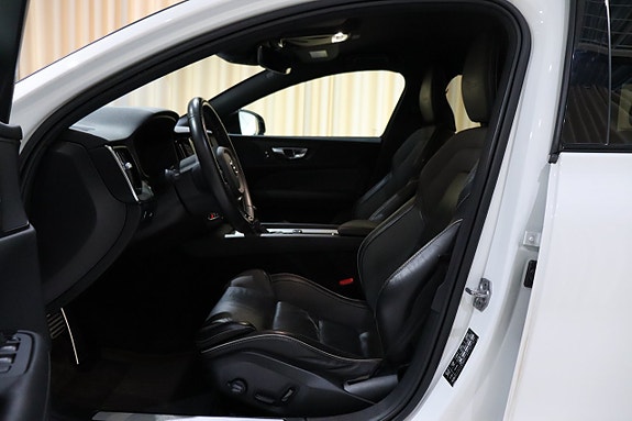 Volvo V60 16 of 27