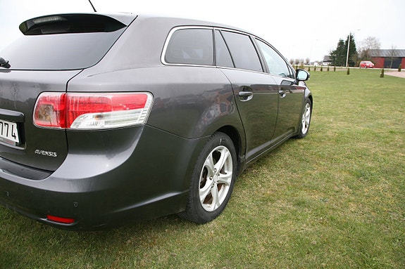 Toyota Avensis 10 of 20