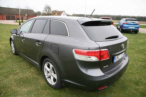 Toyota Avensis 8 of 20