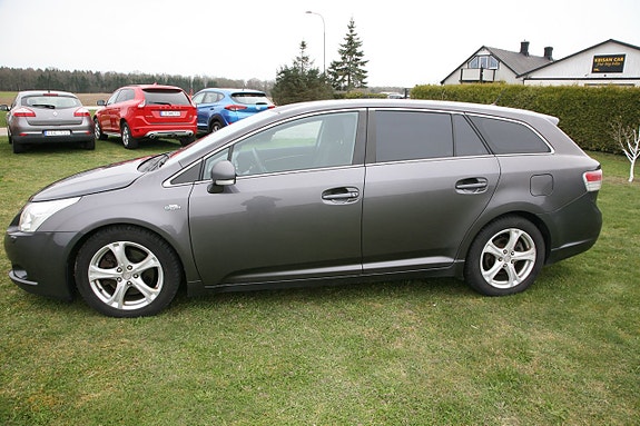 Toyota Avensis 12 of 20