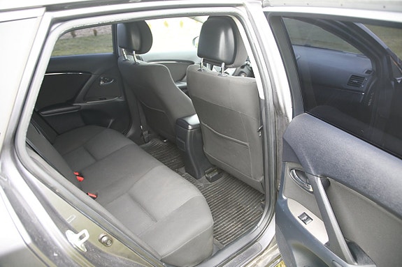 Toyota Avensis 20 of 20