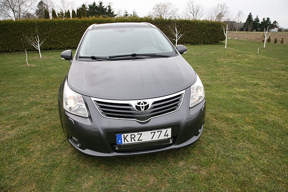 Toyota Avensis 3 of 20